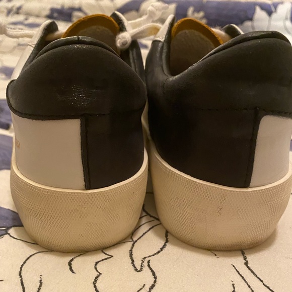 Shoes - Picture 3 of 4